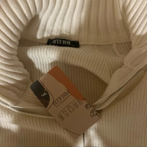 NWT white half zip pullover sweater - Picture 9 of 9